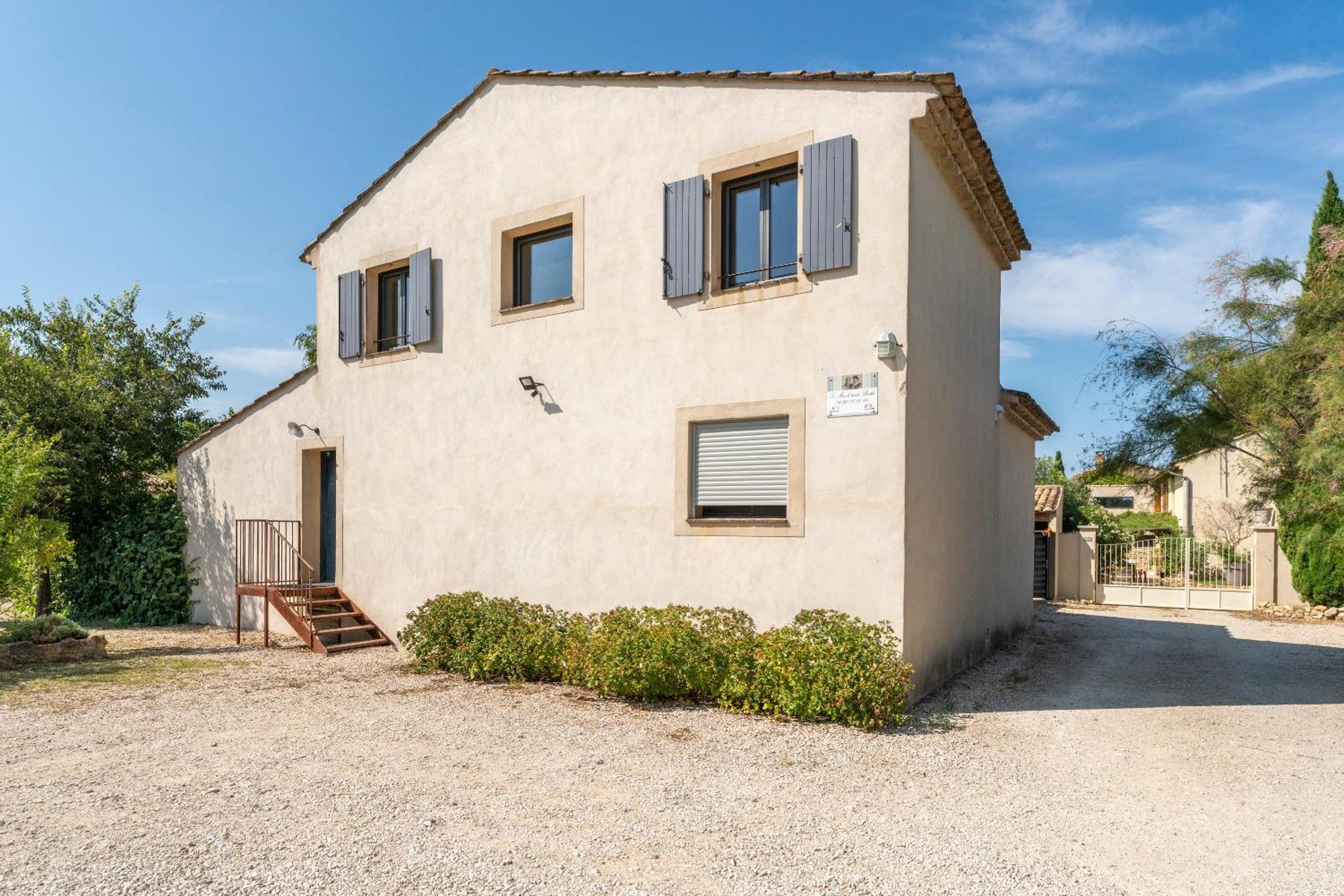 L'Ensemble Du Gite De Tante Berthe Camaret-sur-Aigues Exterior photo